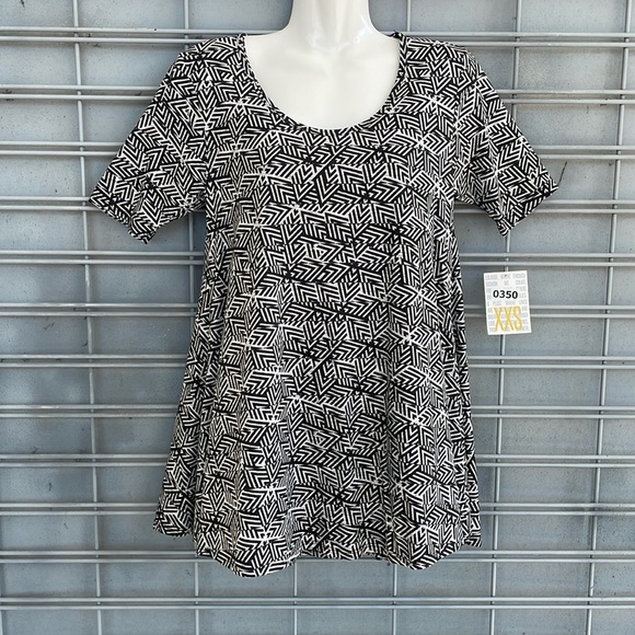 LulaRoe Geometric Printed Perfect T High Low Top-#0350 - Picture 5 of 12